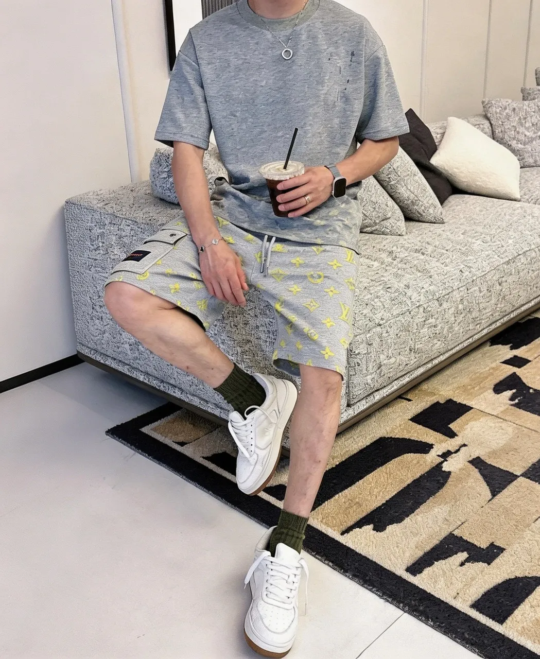 Louis Vuitton/Louis Vuitton presbyopia burnt flower overalls shorts